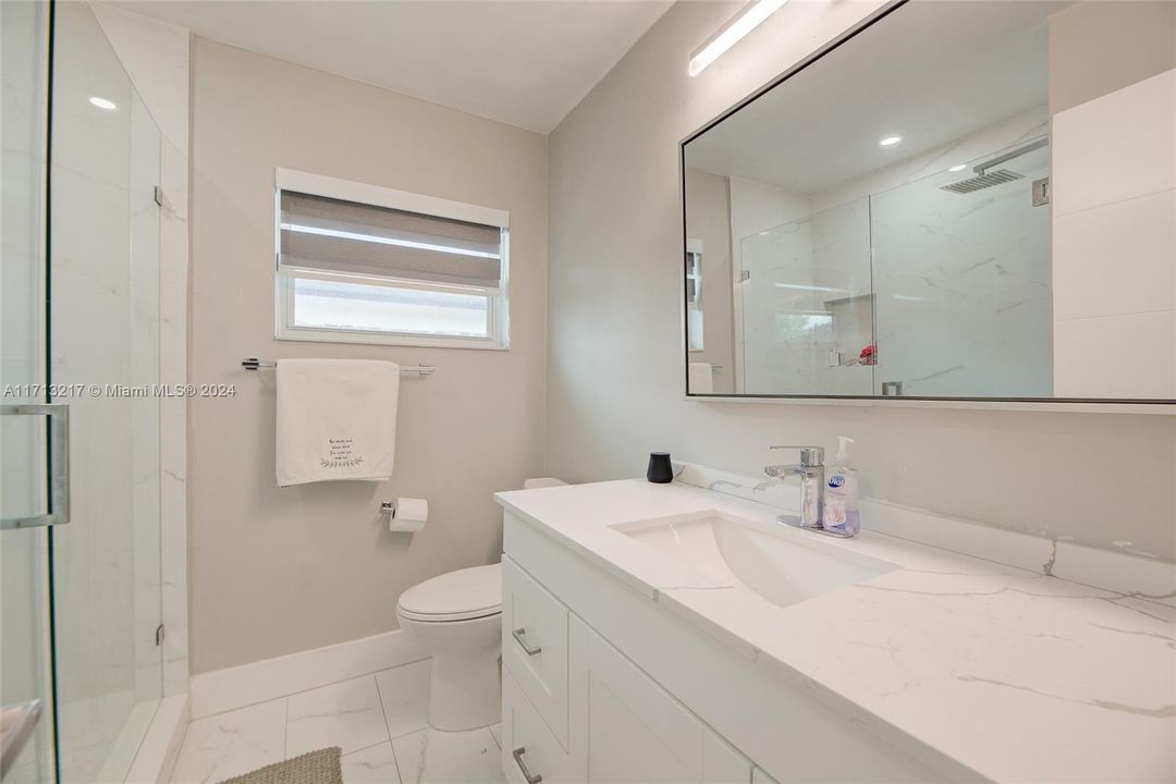 2nd bathroom