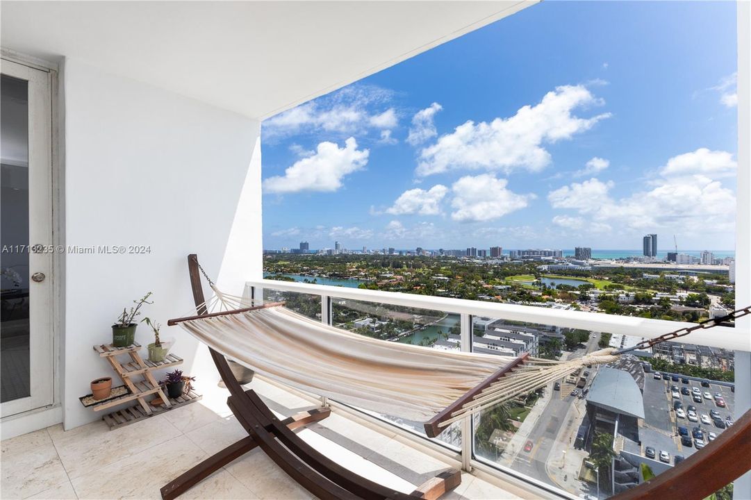 For Sale: $4,295,000 (3 beds, 2 baths, 2580 Square Feet)