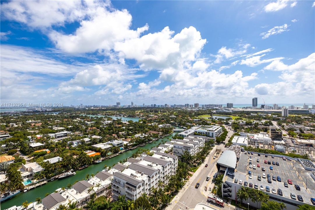 For Sale: $4,295,000 (3 beds, 2 baths, 2580 Square Feet)