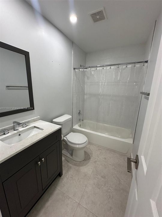 For Rent: $3,300 (3 beds, 2 baths, 1015 Square Feet)