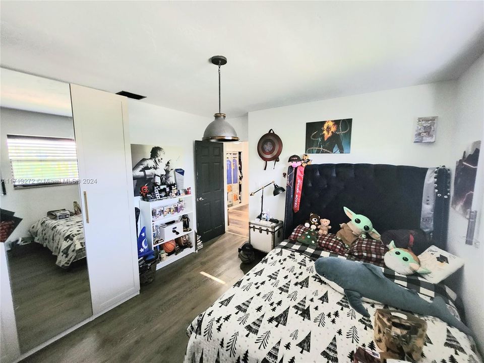 2nd bedroom