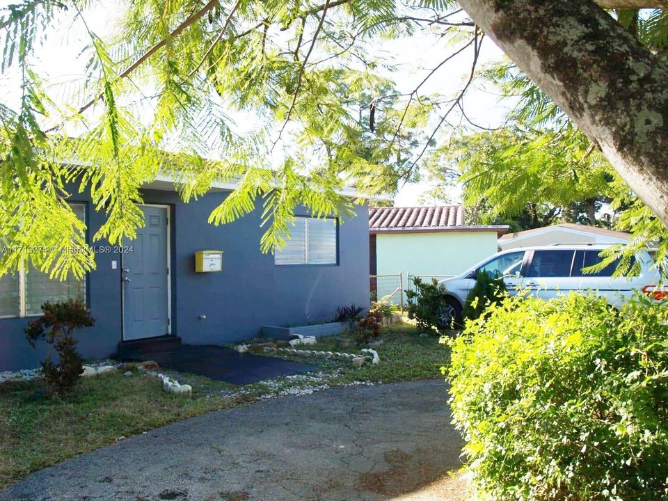 En Venta: $425,000 (3 camas, 2 baños, 1212 Pies cuadrados)