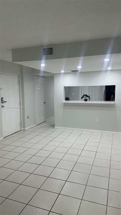 For Rent: $2,300 (2 beds, 2 baths, 1030 Square Feet)