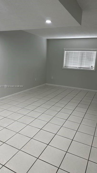 For Rent: $2,300 (2 beds, 2 baths, 1030 Square Feet)