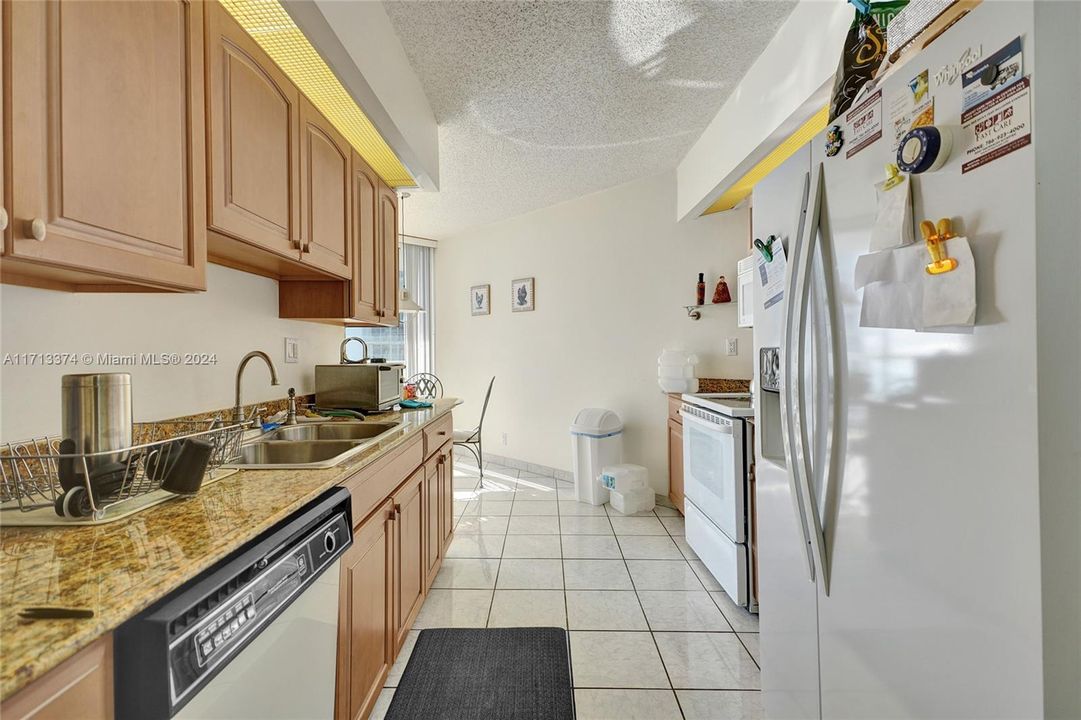 For Rent: $5,200 (2 beds, 2 baths, 1760 Square Feet)