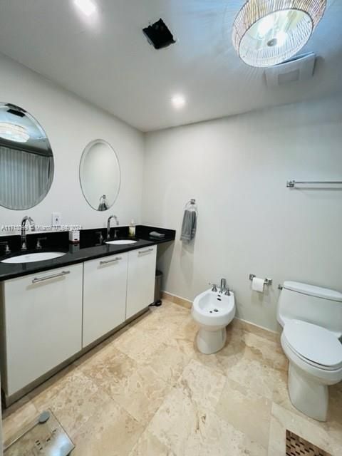 For Rent: $4,300 (2 beds, 2 baths, 1053 Square Feet)