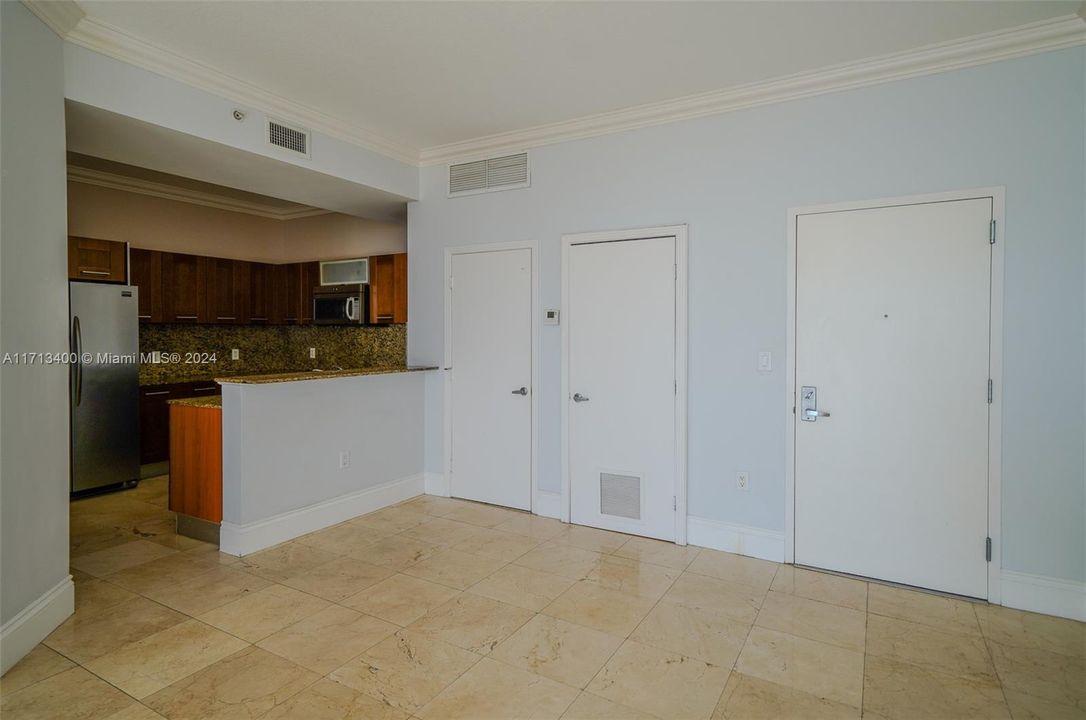 For Rent: $2,300 (1 beds, 1 baths, 797 Square Feet)