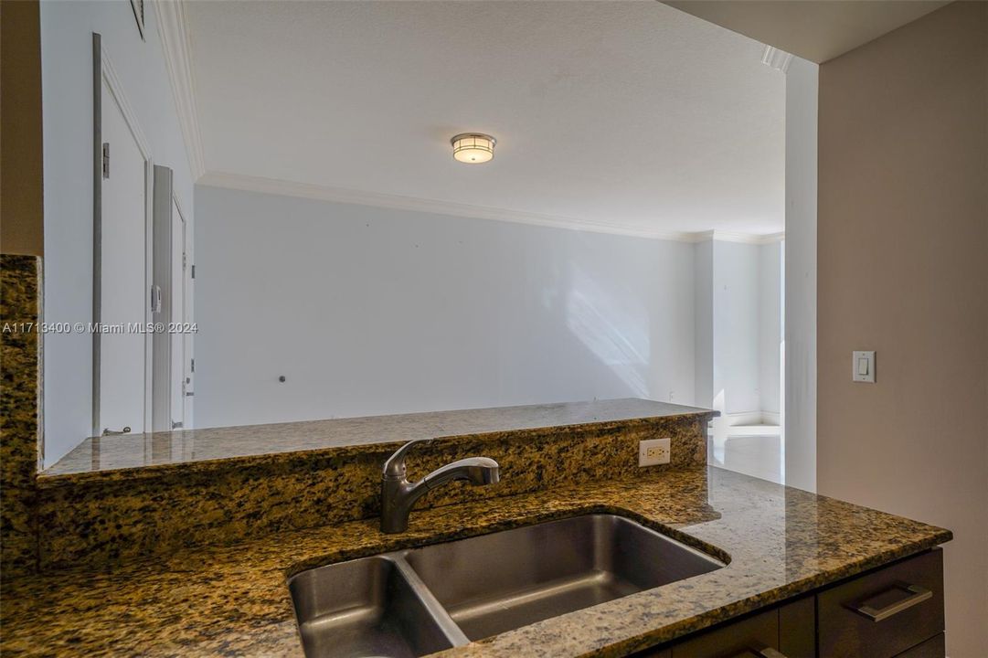 For Rent: $2,300 (1 beds, 1 baths, 797 Square Feet)