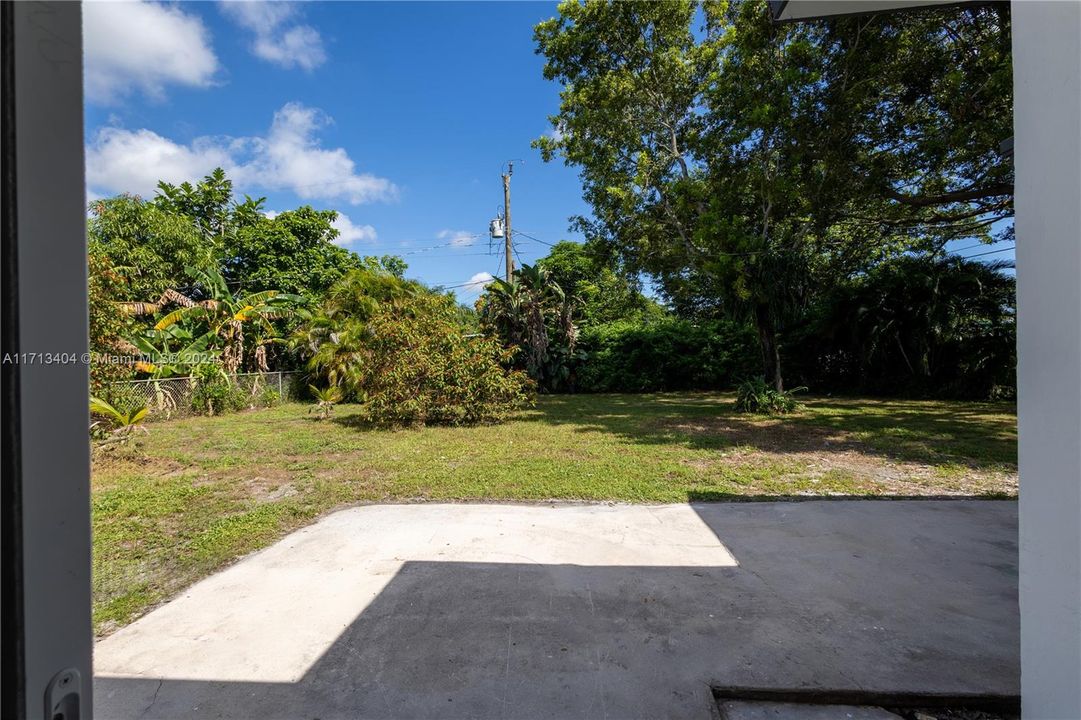 For Sale: $478,900 (3 beds, 2 baths, 1002 Square Feet)