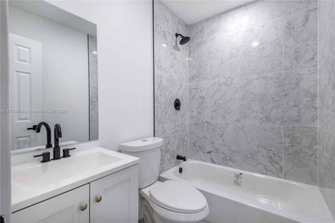 For Sale: $478,900 (3 beds, 2 baths, 1002 Square Feet)