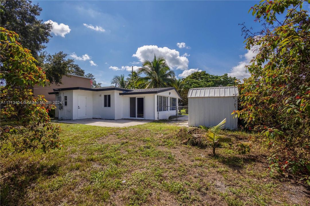 For Sale: $478,900 (3 beds, 2 baths, 1002 Square Feet)