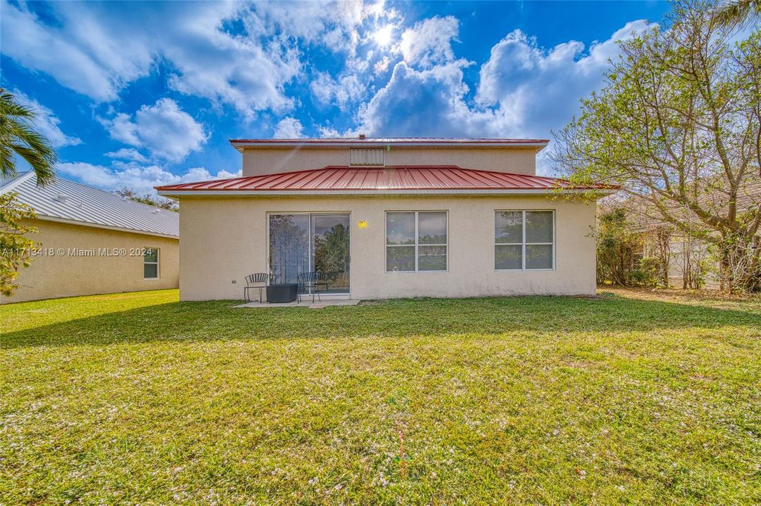 For Sale: $1,650,000 (5 beds, 3 baths, 2972 Square Feet)