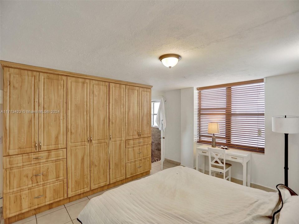 En Venta: $404,950 (1 camas, 1 baños, 917 Pies cuadrados)