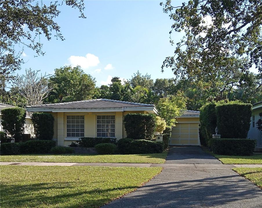 For Sale: $1,599,000 (3 beds, 2 baths, 1700 Square Feet)