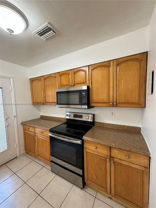 For Rent: $1,890 (2 beds, 2 baths, 1000 Square Feet)