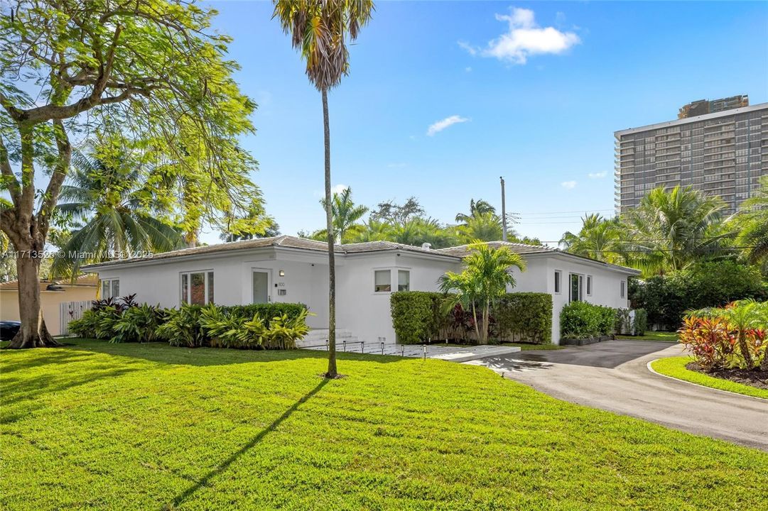 For Sale: $2,250,000 (4 beds, 3 baths, 2478 Square Feet)