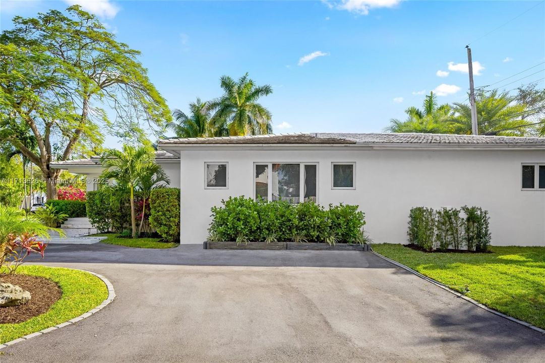 For Sale: $2,250,000 (4 beds, 3 baths, 2478 Square Feet)