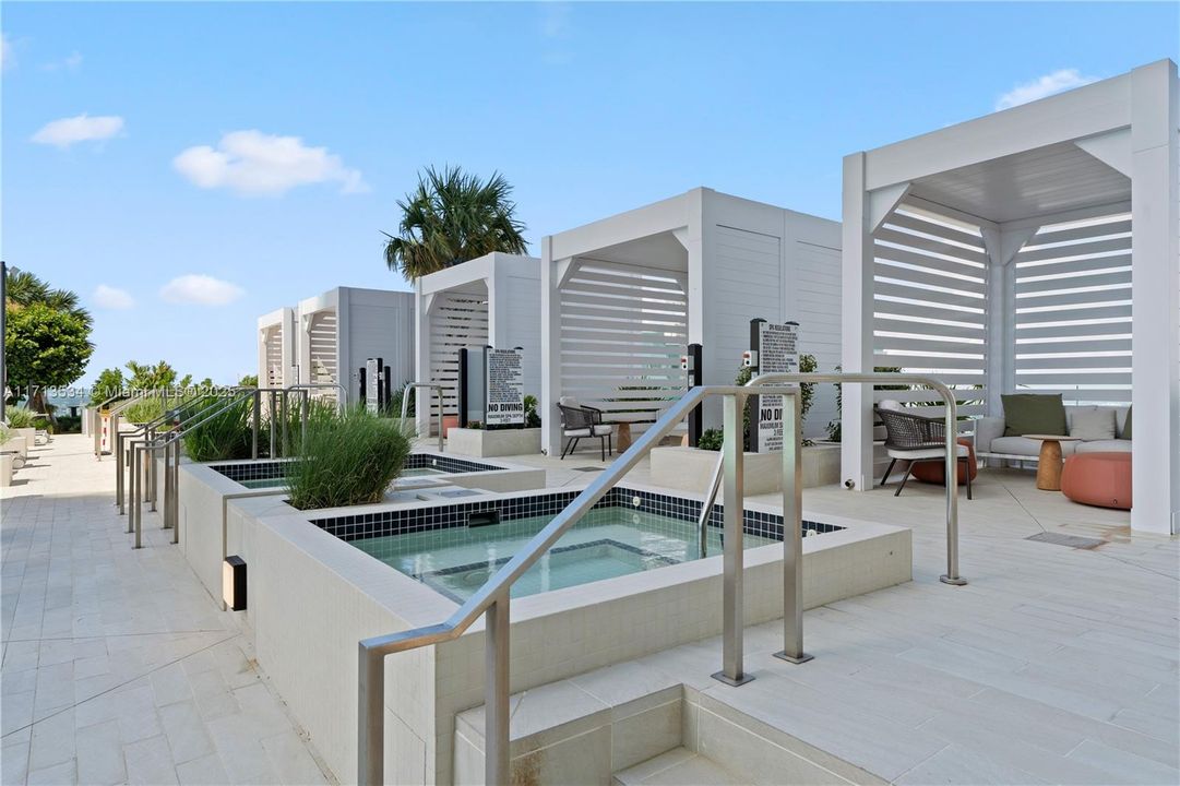 Private cabanas with jacuzzi