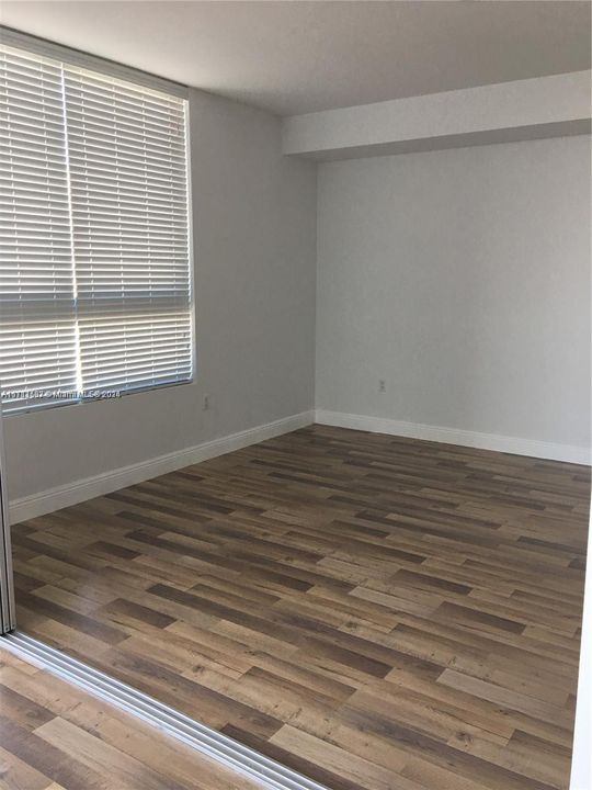 For Rent: $2,950 (1 beds, 1 baths, 814 Square Feet)