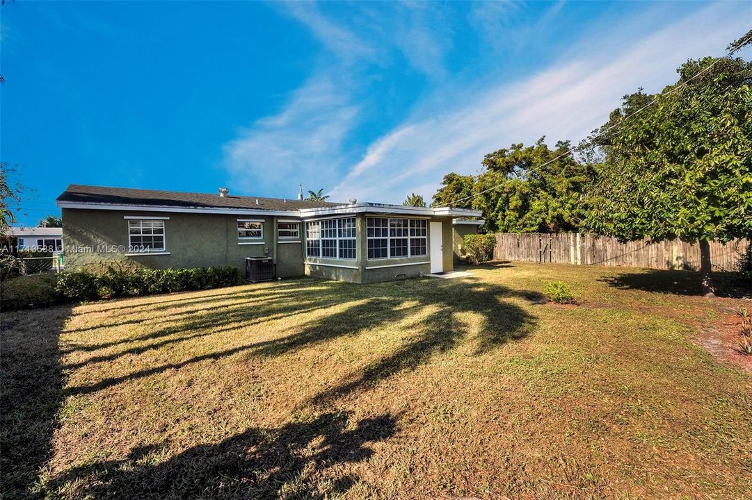 For Sale: $490,000 (3 beds, 2 baths, 1486 Square Feet)