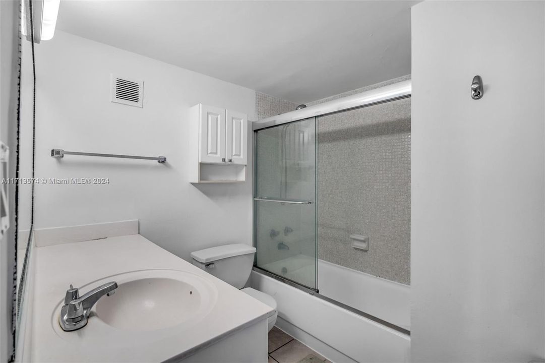 For Sale: $434,500 (1 beds, 1 baths, 837 Square Feet)