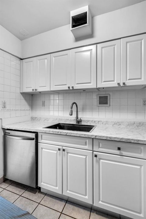 For Sale: $434,500 (1 beds, 1 baths, 837 Square Feet)