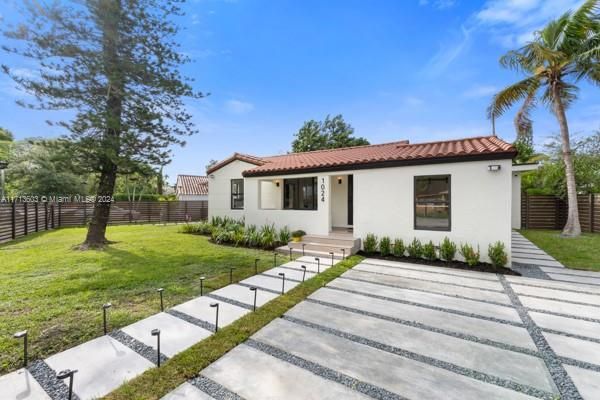 For Sale: $1,595,000 (3 beds, 3 baths, 1709 Square Feet)