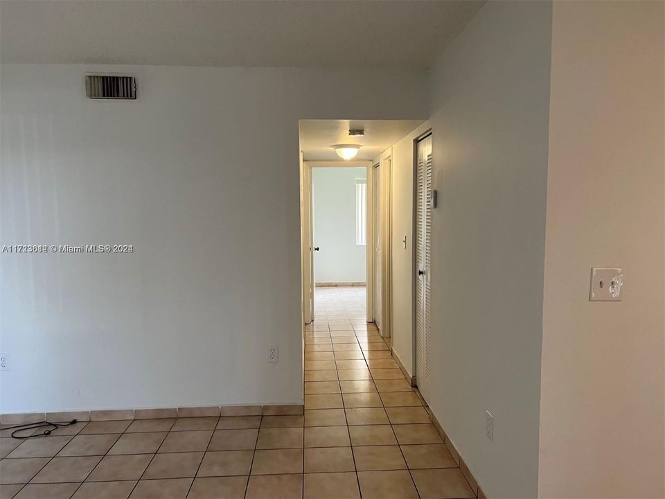 For Rent: $2,225 (2 beds, 2 baths, 830 Square Feet)