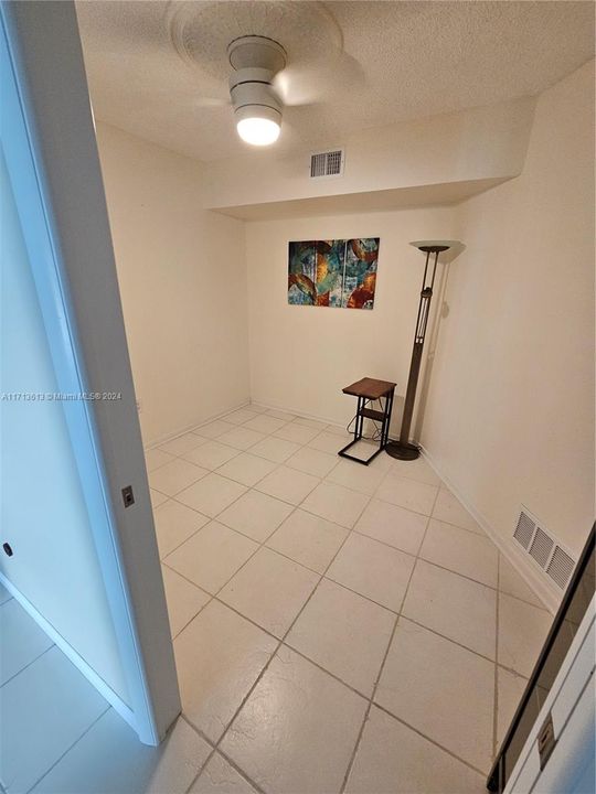 ENTRANCE BONUS ROOM