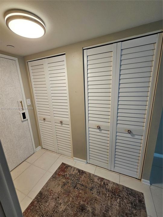 ENTRANCE CLOSET