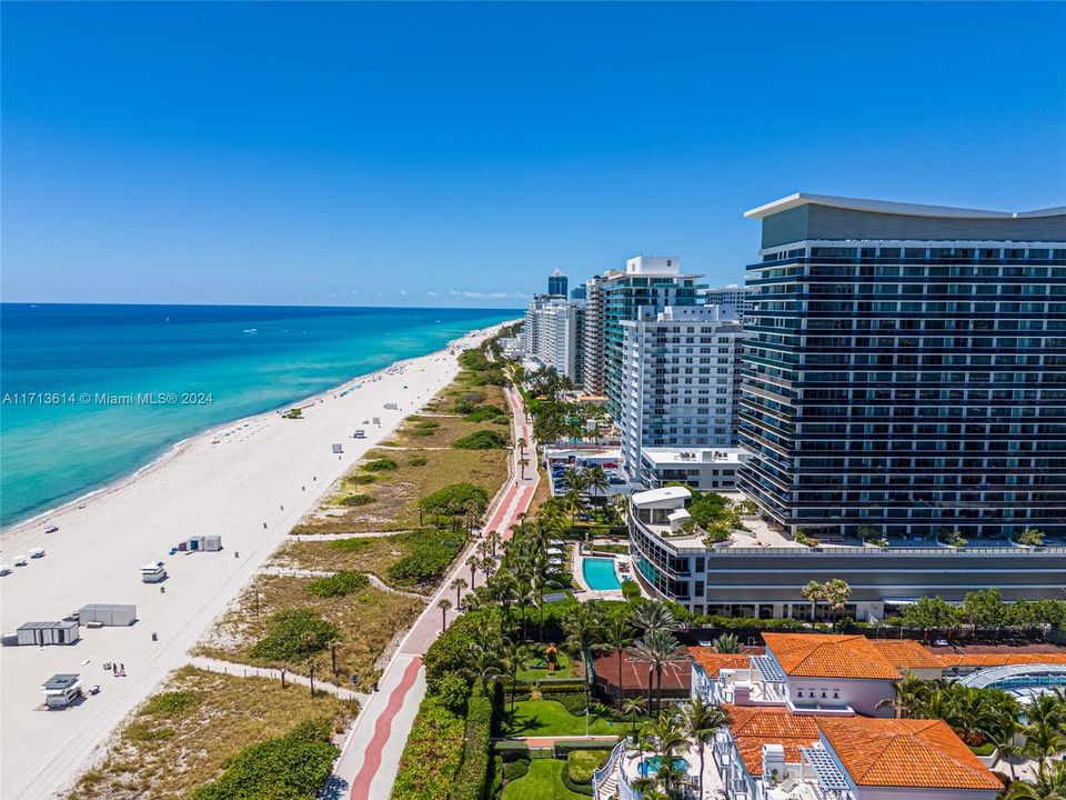 For Sale: $2,086,000 (2 beds, 2 baths, 1323 Square Feet)