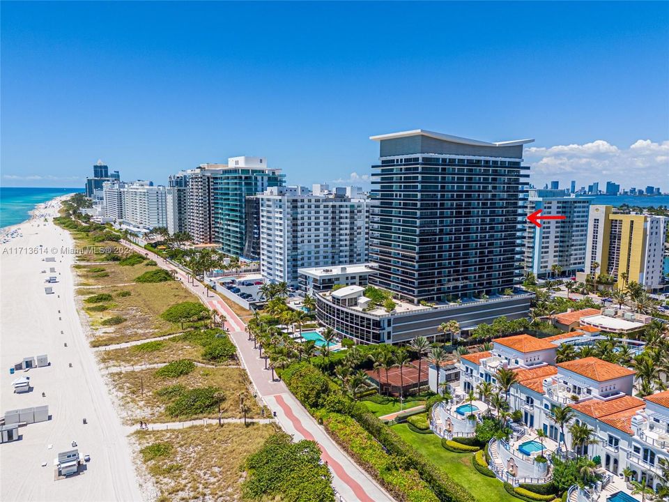 For Sale: $2,086,000 (2 beds, 2 baths, 1323 Square Feet)