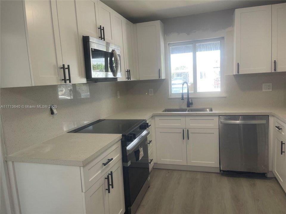 Recently Sold: $899,000 (0 beds, 0 baths, 2869 Square Feet)