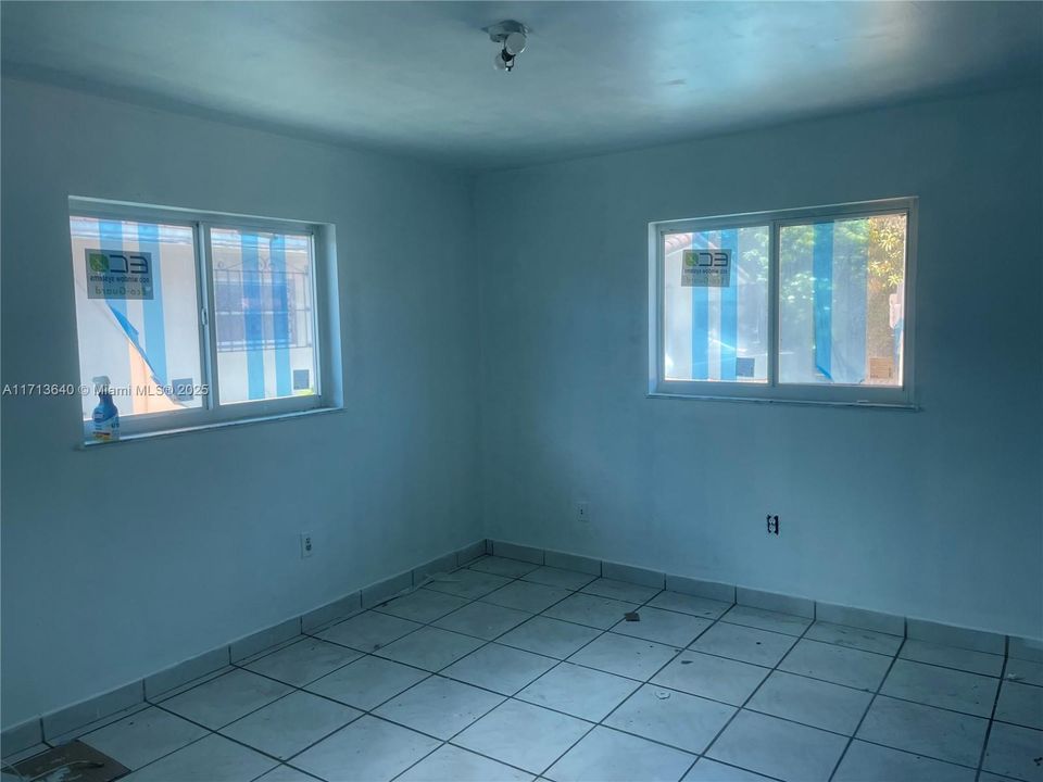 Recently Sold: $899,000 (0 beds, 0 baths, 2869 Square Feet)