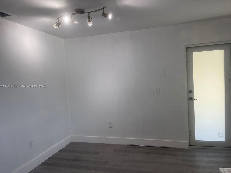 Recently Sold: $899,000 (0 beds, 0 baths, 2869 Square Feet)