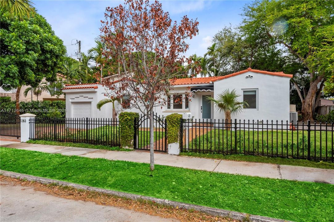 For Sale: $1,340,000 (3 beds, 2 baths, 1467 Square Feet)