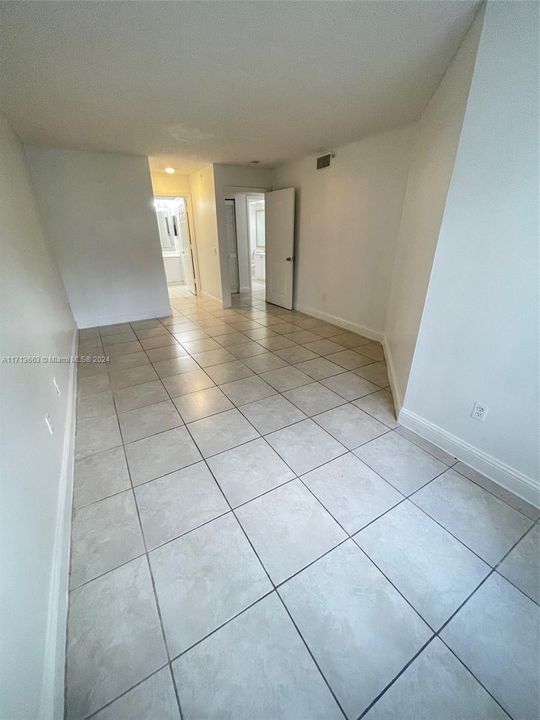 For Rent: $2,250 (2 beds, 2 baths, 1137 Square Feet)