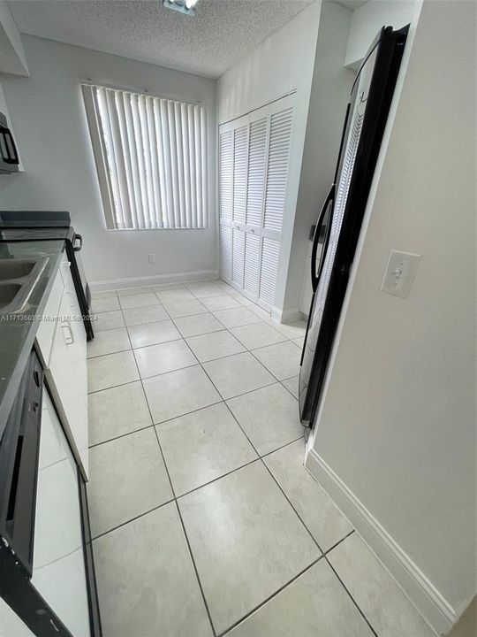 For Rent: $2,250 (2 beds, 2 baths, 1137 Square Feet)