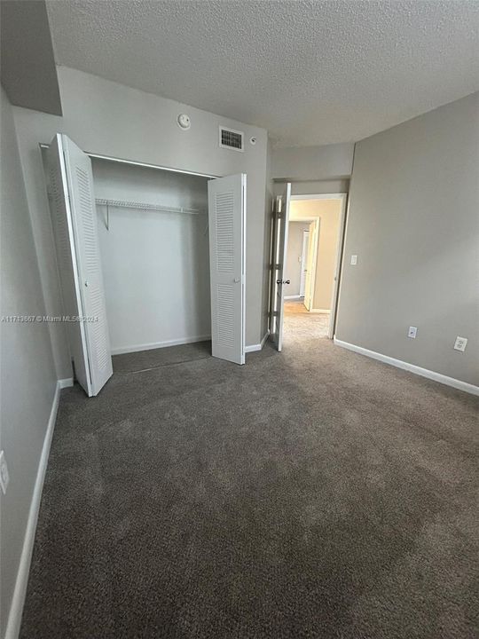 For Rent: $2,700 (2 beds, 2 baths, 914 Square Feet)