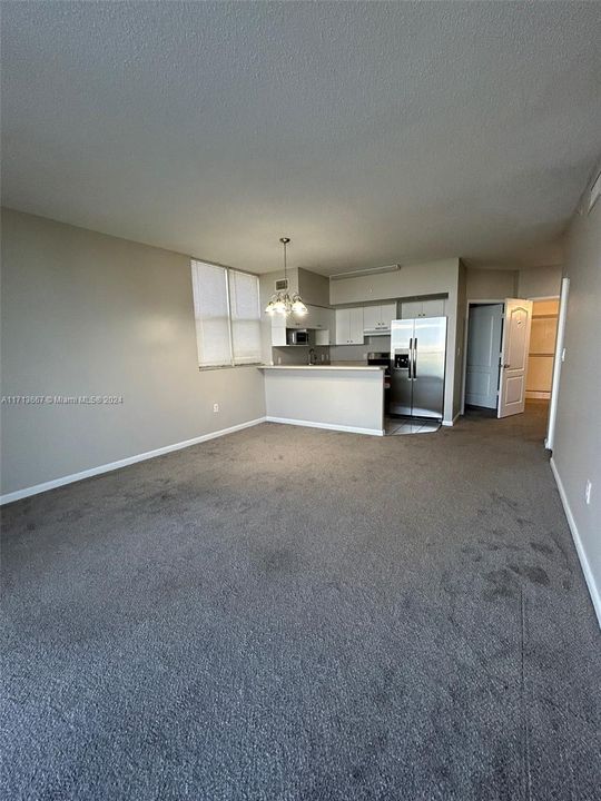 For Rent: $2,700 (2 beds, 2 baths, 914 Square Feet)