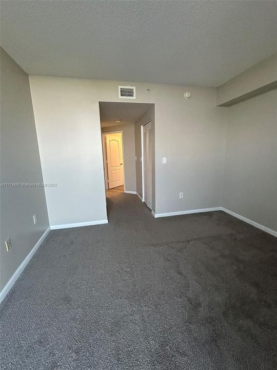 For Rent: $2,700 (2 beds, 2 baths, 914 Square Feet)