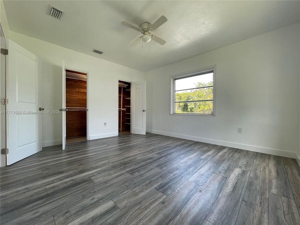 For Rent: $3,900 (2 beds, 1 baths, 1278 Square Feet)