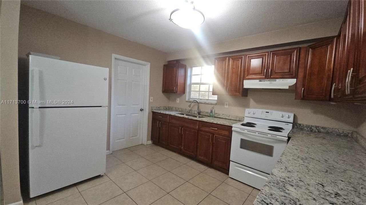 For Sale: $447,500 (4 beds, 2 baths, 2013 Square Feet)