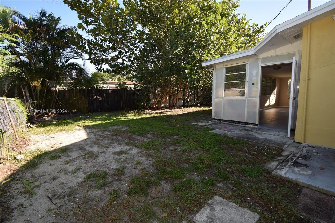 For Sale: $447,500 (4 beds, 2 baths, 2013 Square Feet)