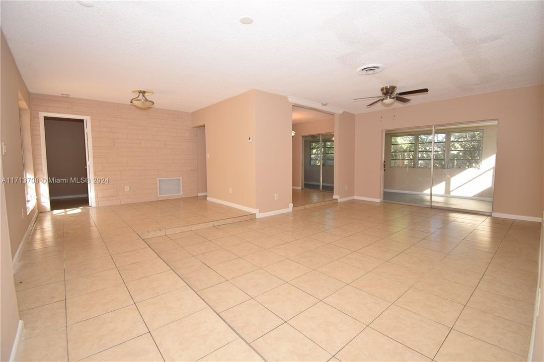 For Sale: $447,500 (4 beds, 2 baths, 2013 Square Feet)