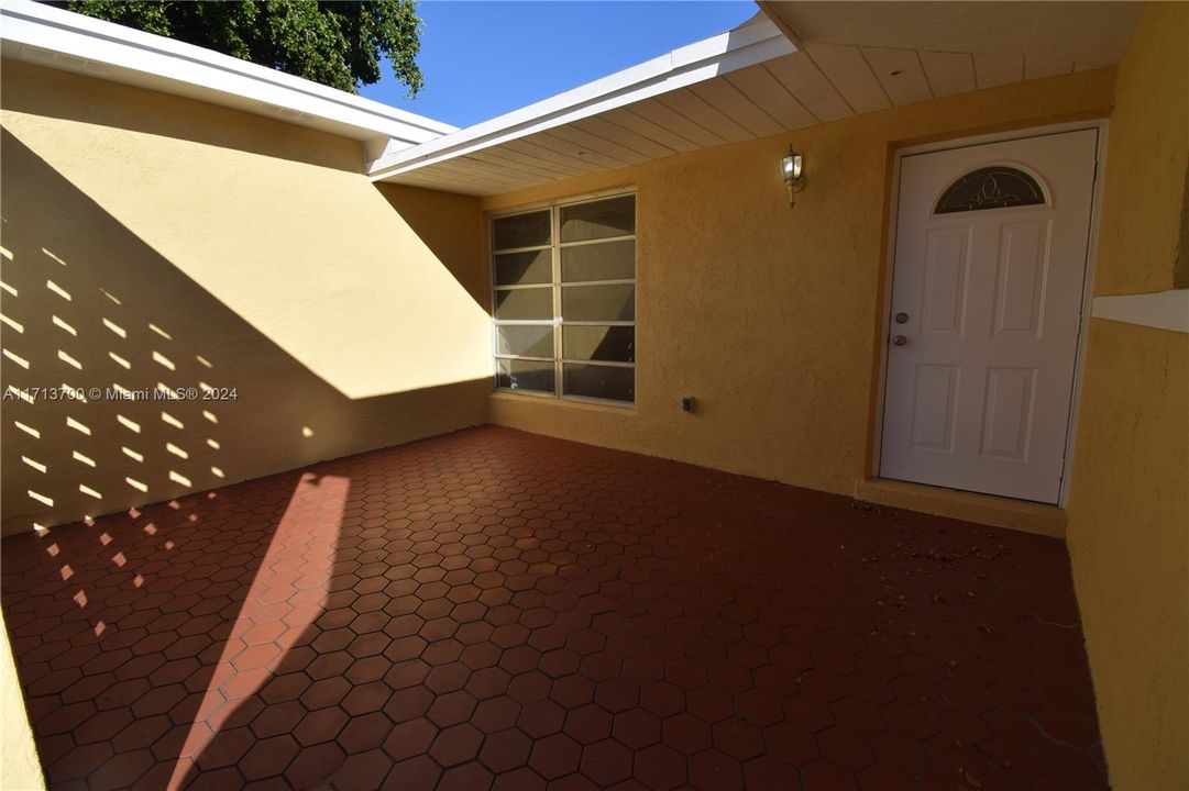 For Sale: $447,500 (4 beds, 2 baths, 2013 Square Feet)