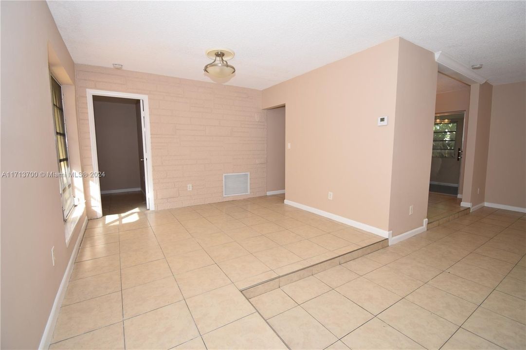 For Sale: $447,500 (4 beds, 2 baths, 2013 Square Feet)