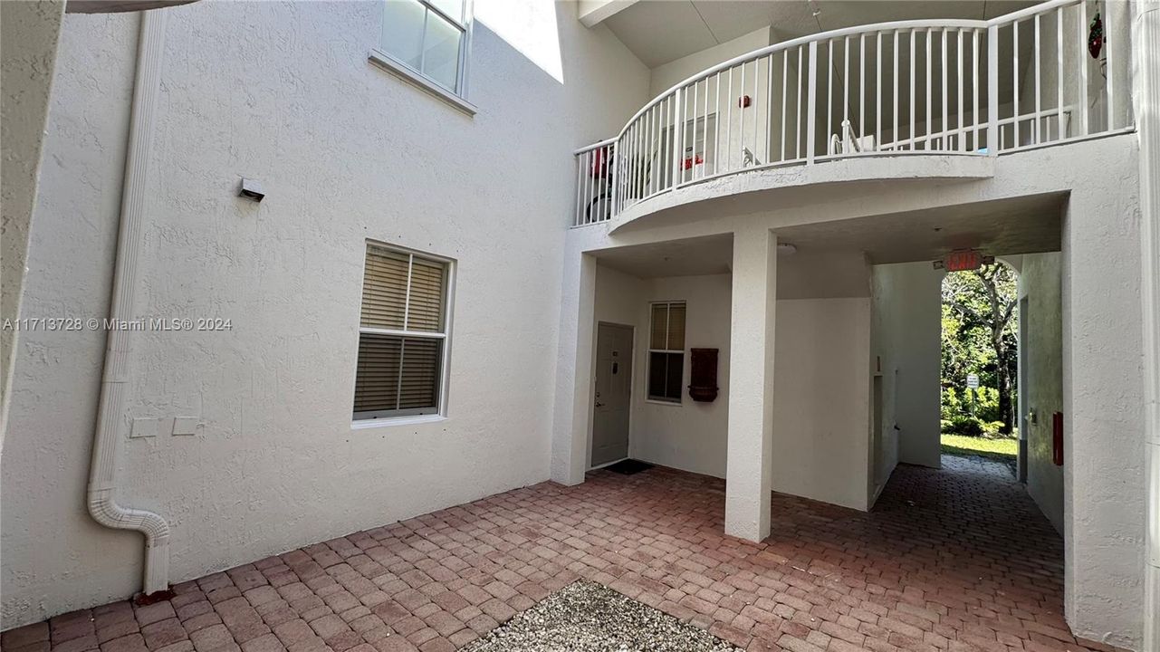 For Rent: $3,000 (3 beds, 2 baths, 1340 Square Feet)