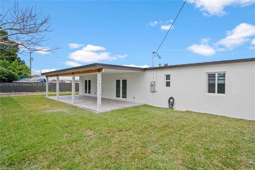 For Sale: $969,000 (3 beds, 2 baths, 1152 Square Feet)