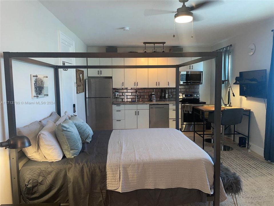 For Rent: $2,000 (0 beds, 1 baths, 350 Square Feet)